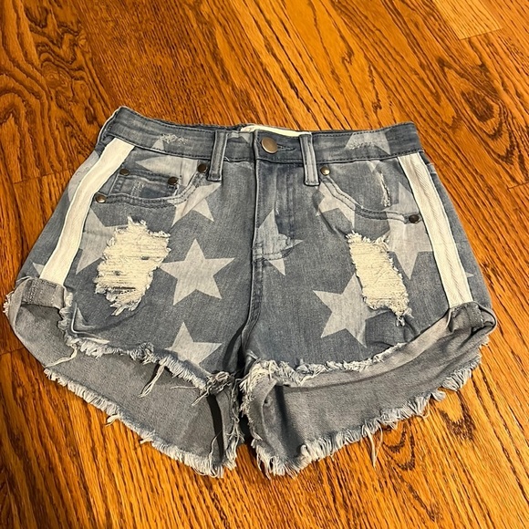Vintage Havana Woman’s Light Blue Star Jean Shorts Size 25 - Picture 1 of 4